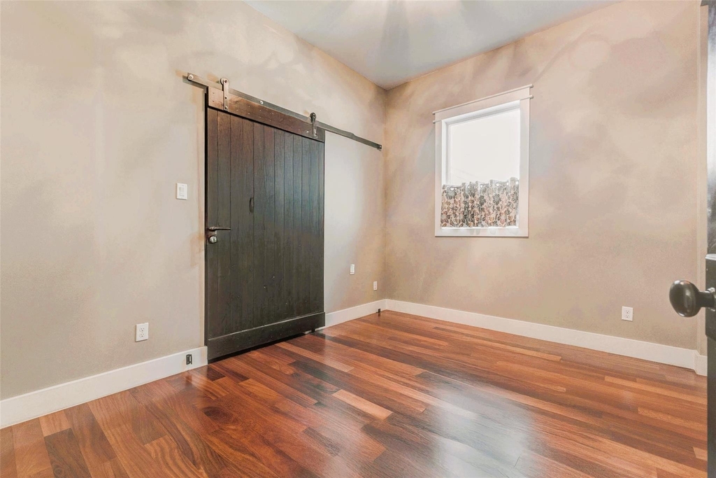 2219 Columbia Street - Photo 34