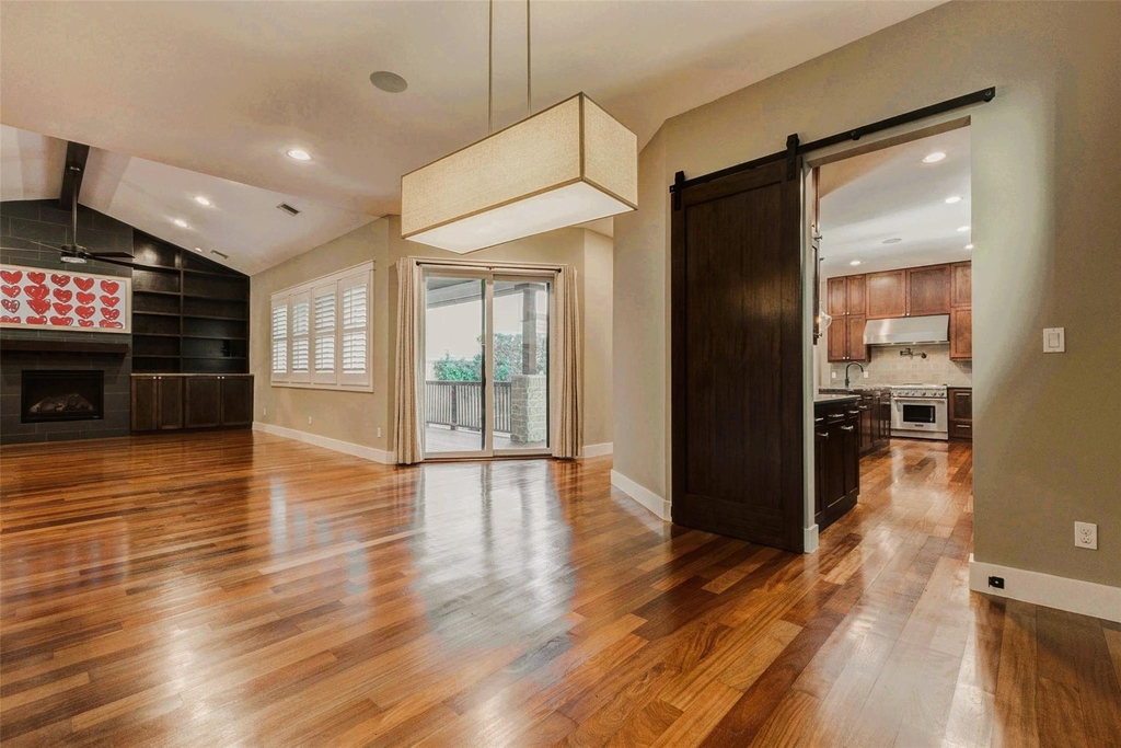 2219 Columbia Street - Photo 7