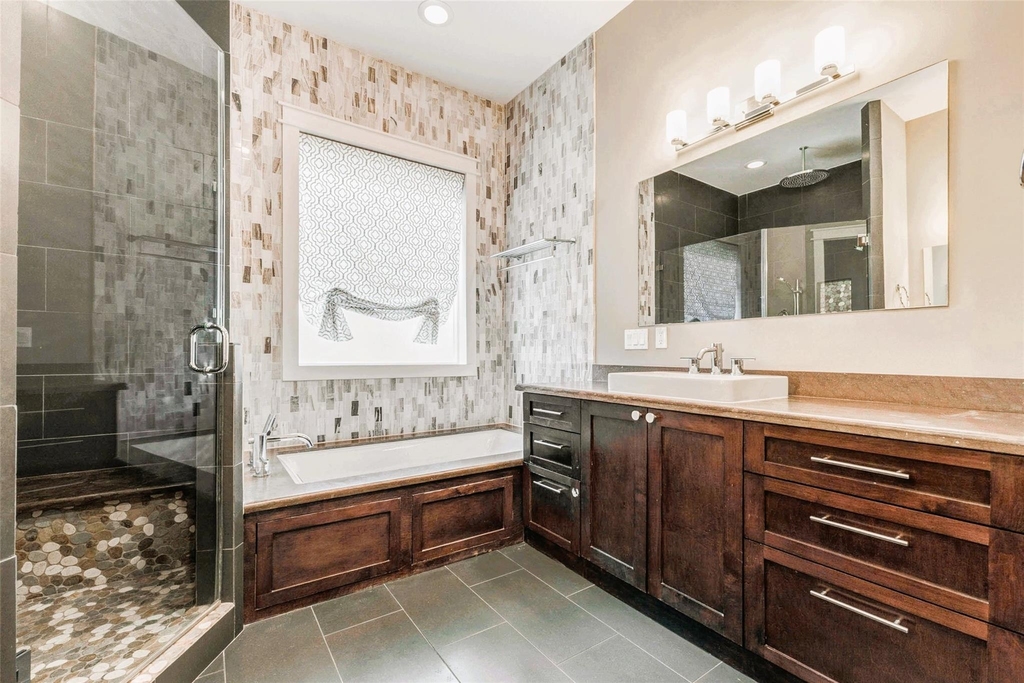 2219 Columbia Street - Photo 27