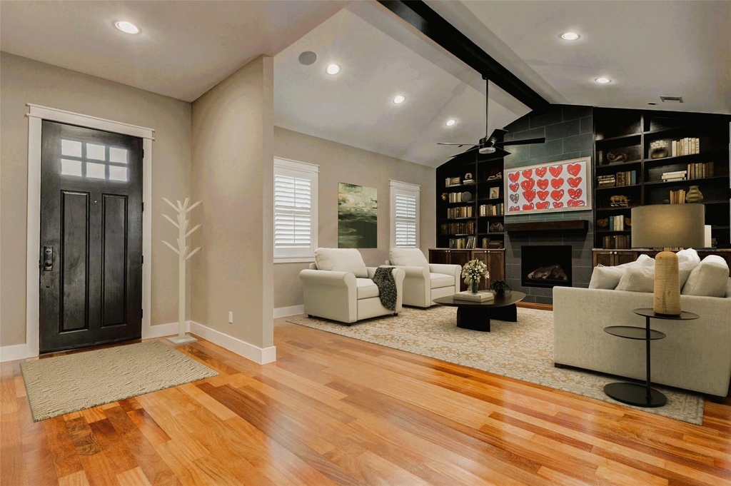 2219 Columbia Street - Photo 3