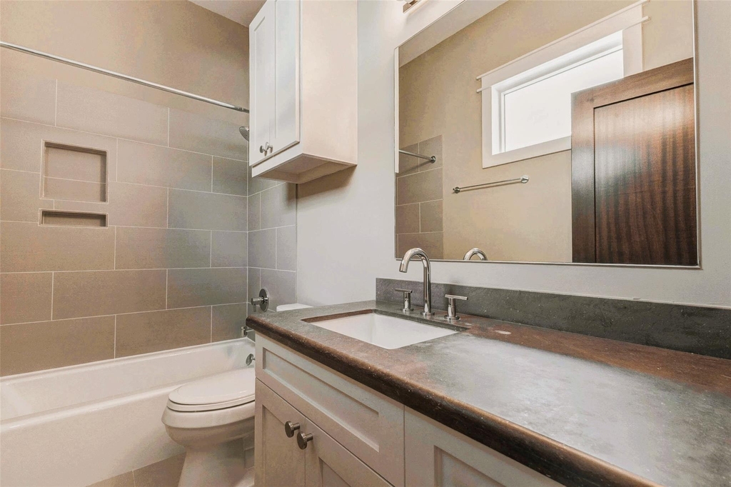 2219 Columbia Street - Photo 40