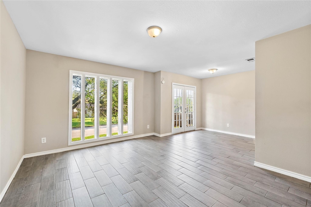 2202 16th Avenue N - Photo 1
