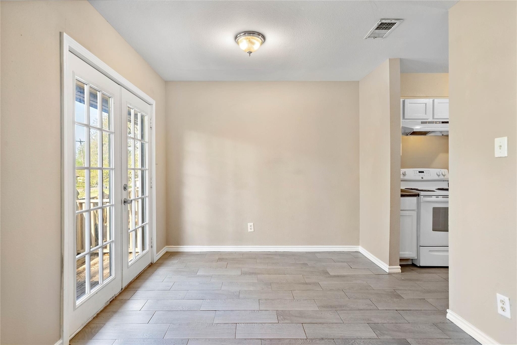 2202 16th Avenue N - Photo 3