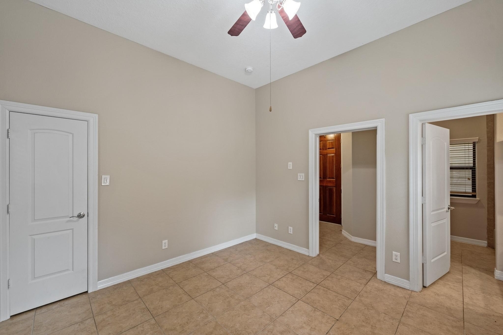 2045 W 14th 1/2 Street - Photo 4