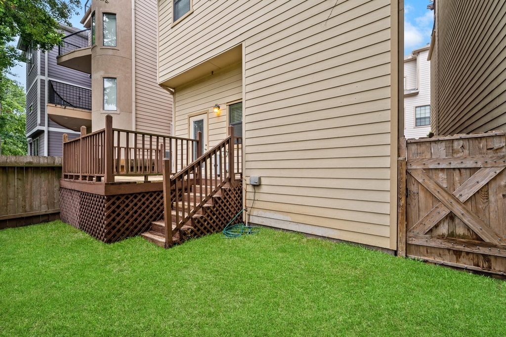 2045 W 14th 1/2 Street - Photo 33
