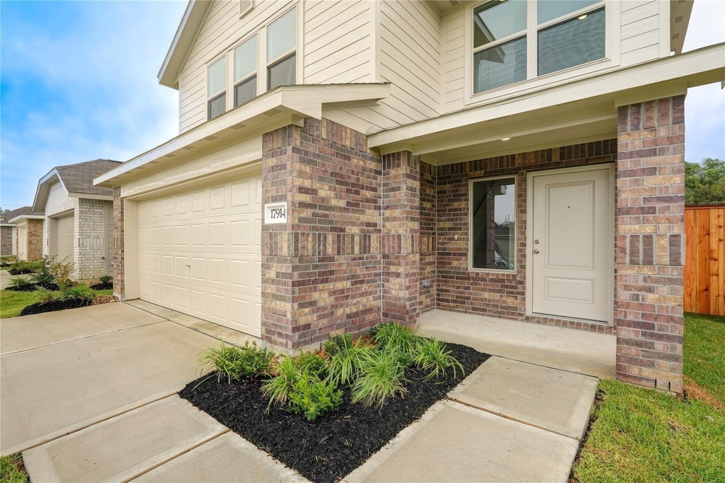 17914 Becker Landing Drive - Photo 1