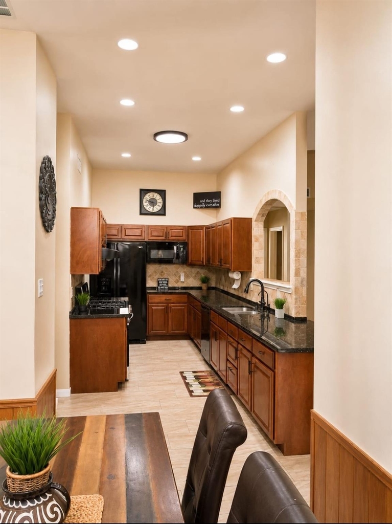 20010 Fort Bowie Court - Photo 18