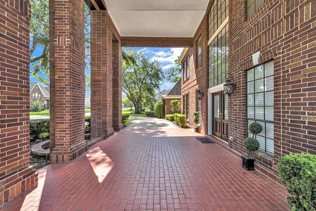 21410 Ganton Drive - Photo 5
