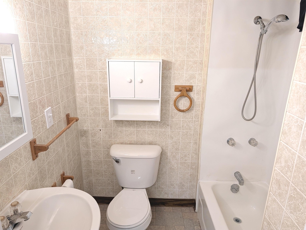 685 Massabesic - Photo 1