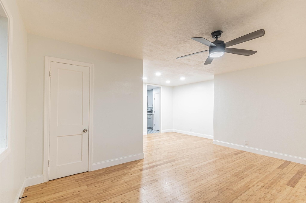 2303 Rosewood Street - Photo 3