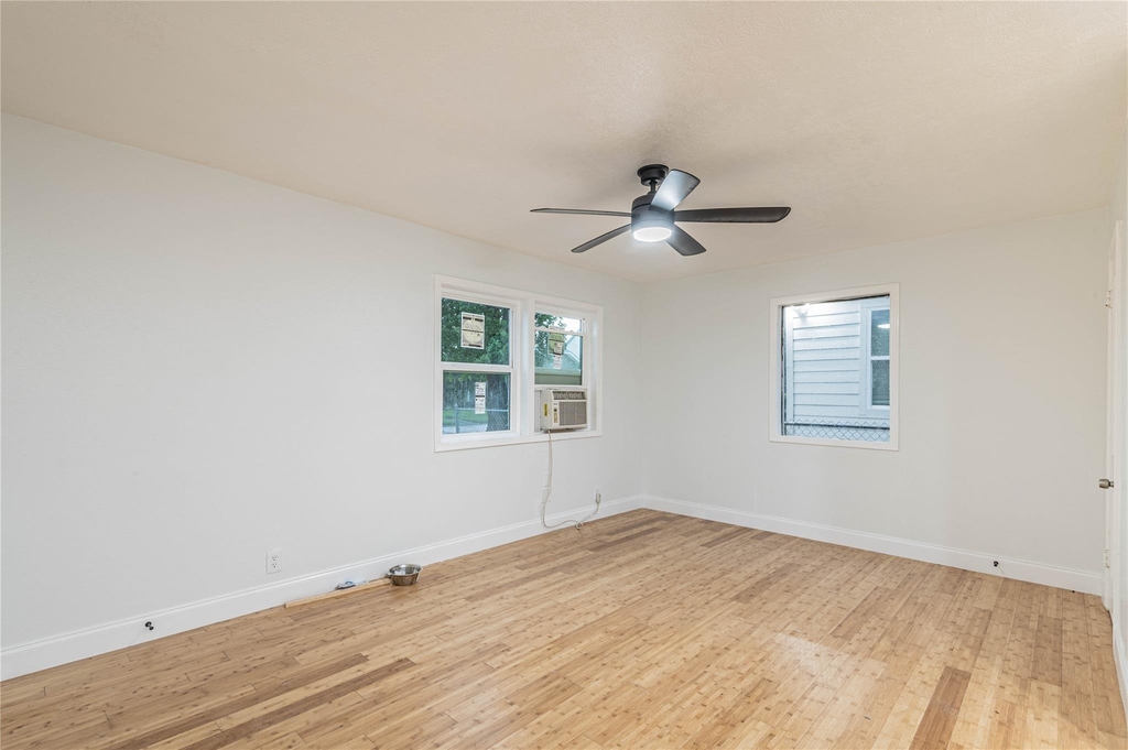 2303 Rosewood Street - Photo 5