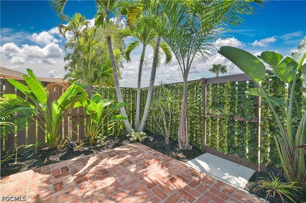 6386 Royal Woods Drive - Photo 3