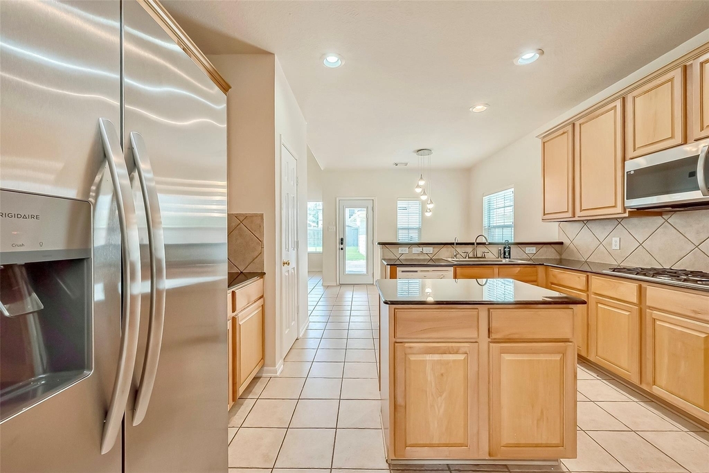 5506 Flower Grove Court - Photo 9