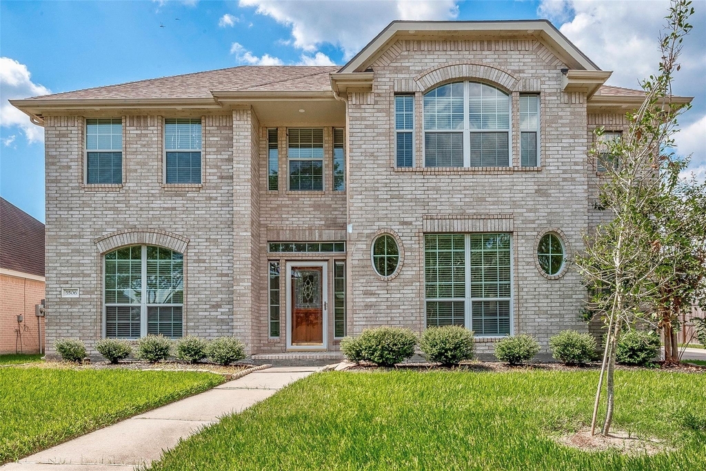 5506 Flower Grove Court - Photo 0