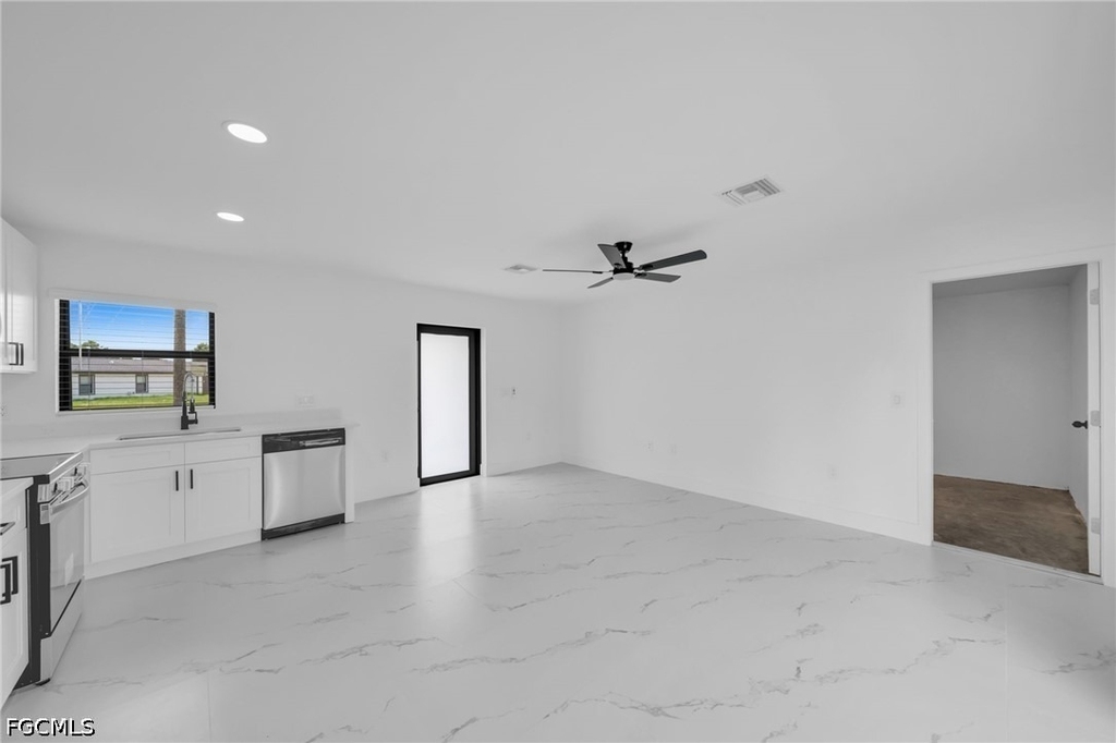 4984 Fairway Court - Photo 3