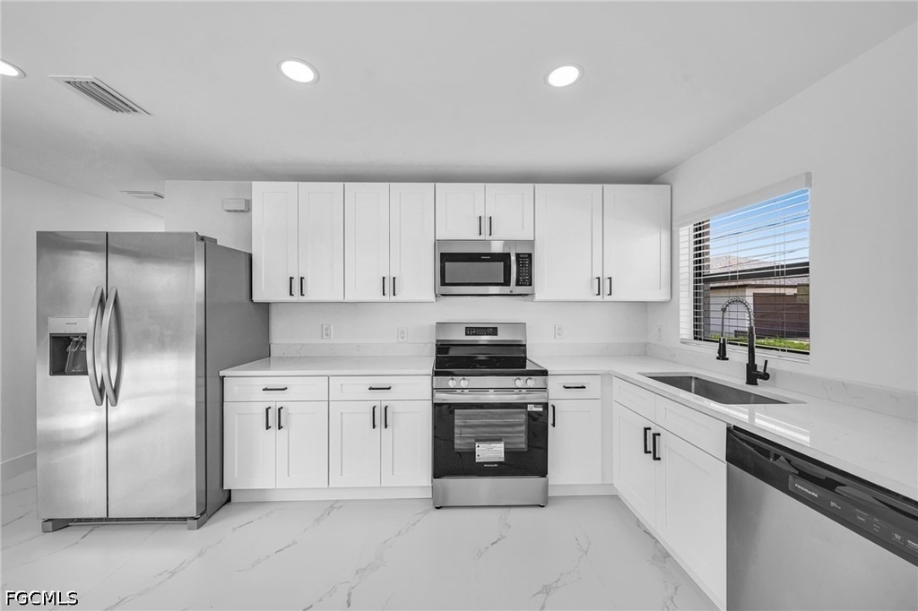 4986 Fairway Ct - Photo 5