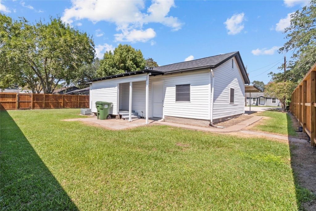 802 Collins Street - Photo 8