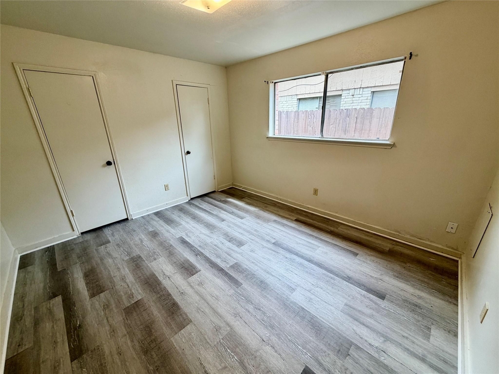 5015 Glendower Drive - Photo 11