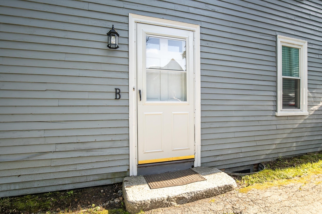 137 Locust - Photo 2