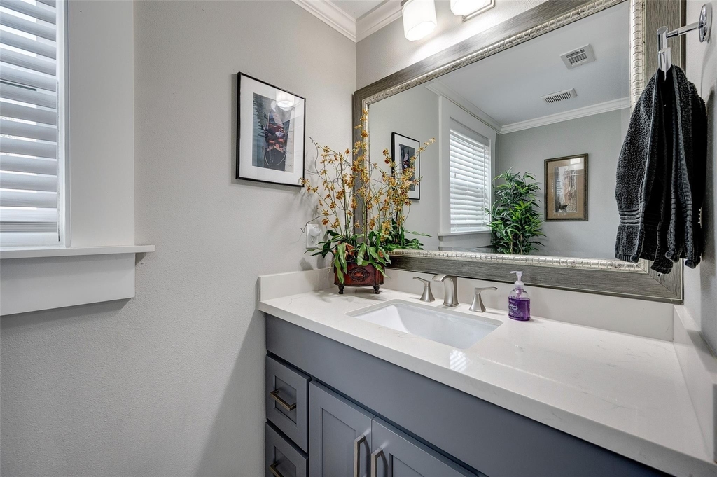 5205 Irvington Boulevard - Photo 8