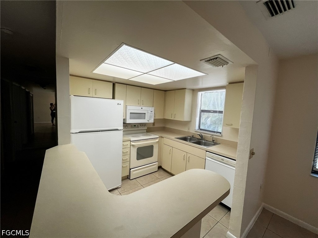 919 Se 8th Terrace - Photo 15