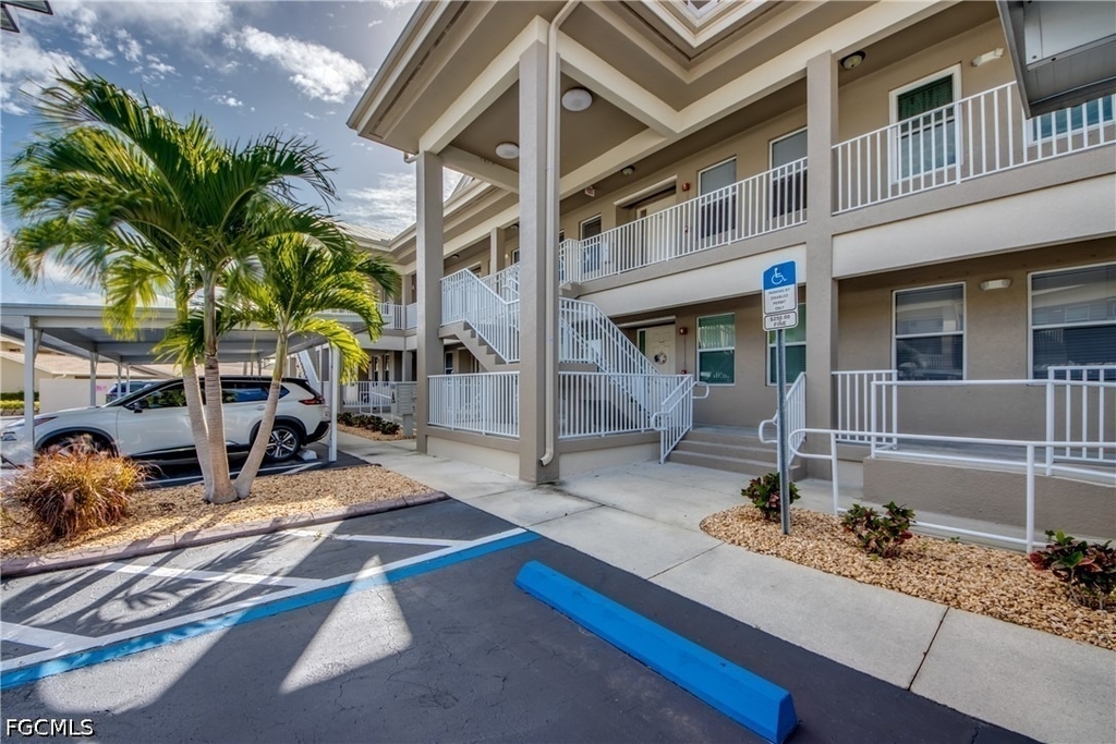 15250 Riverbend Boulevard - Photo 18