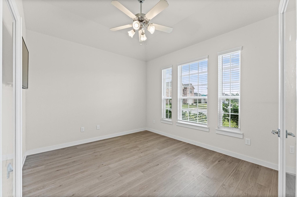 21409 Mary Myrtle Street - Photo 6