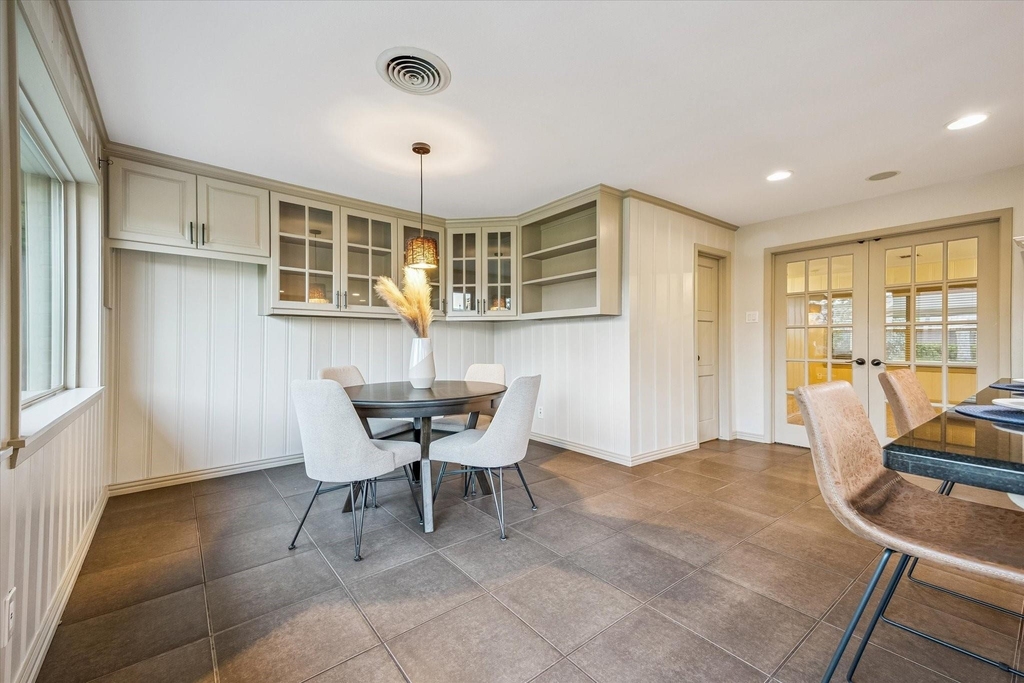 9813 Pine Lake Drive - Photo 5