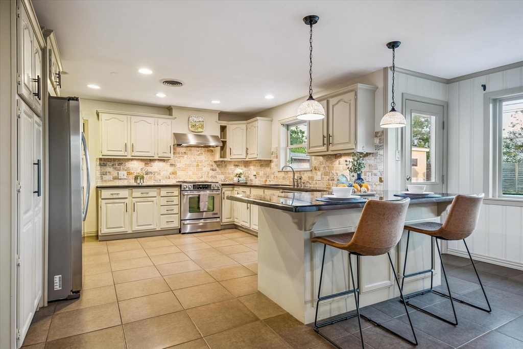 9813 Pine Lake Drive - Photo 8
