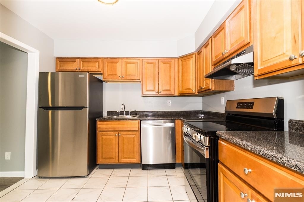190 Park - Photo 15