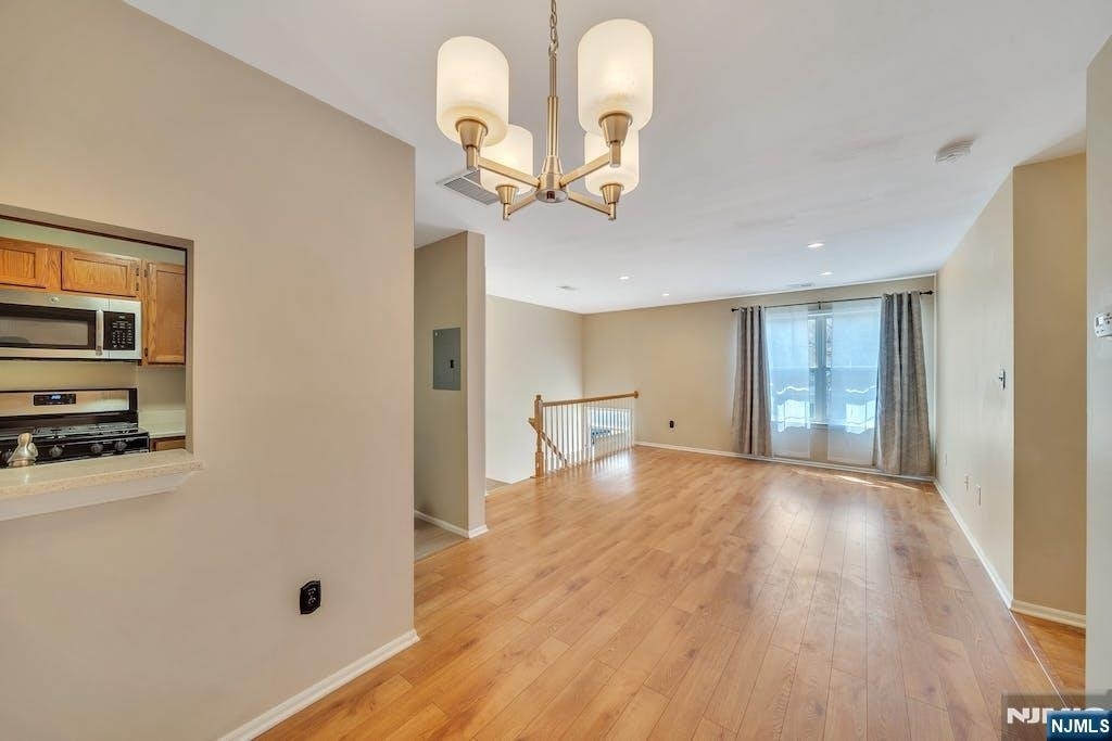 1041 Cumberland - Photo 4