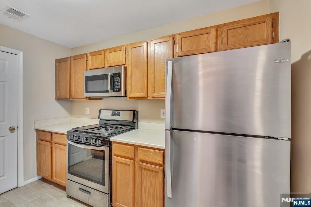 1041 Cumberland - Photo 6