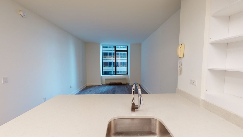 10 Hanover Square - Photo 3