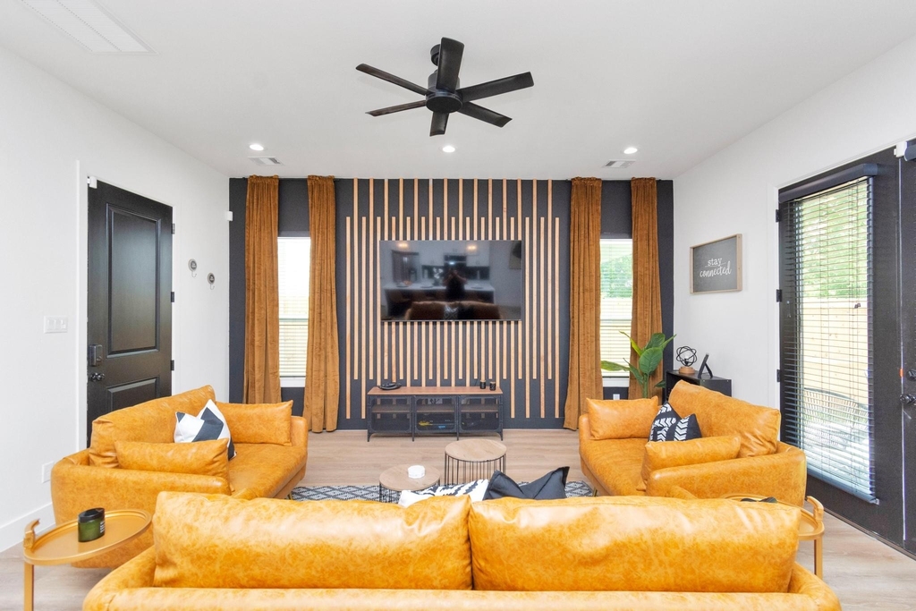 5308 Denmark Street - Photo 3