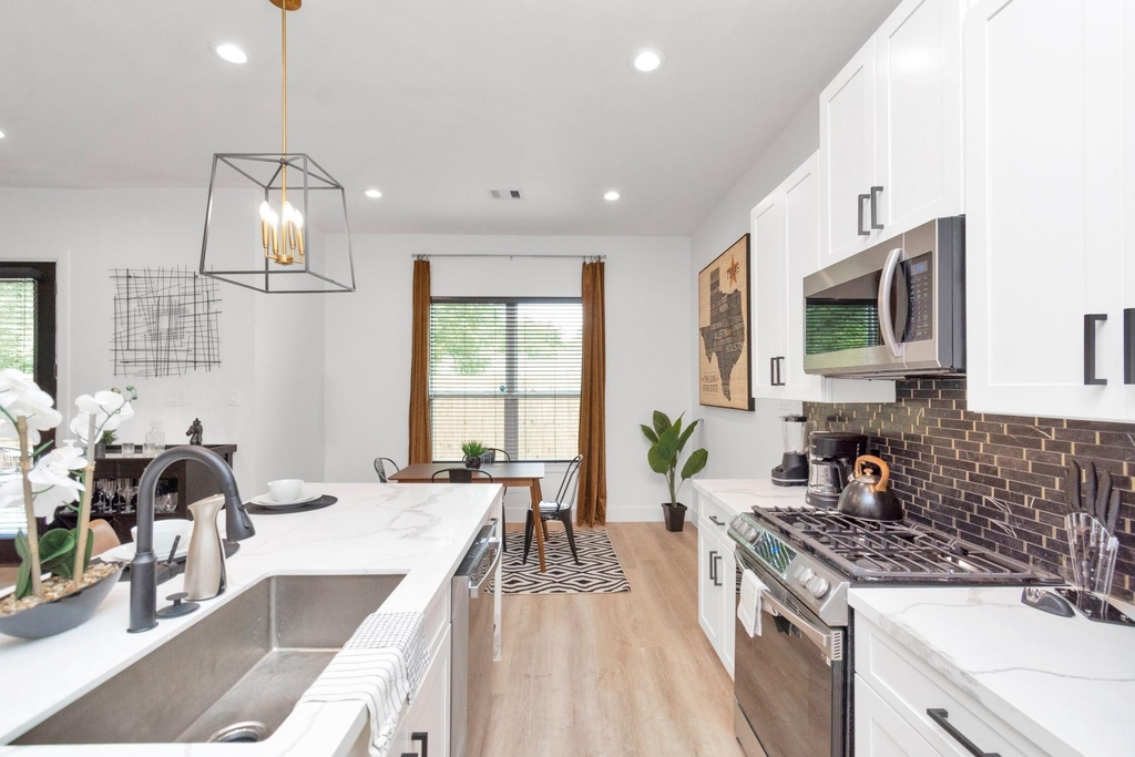 5308 Denmark Street - Photo 12