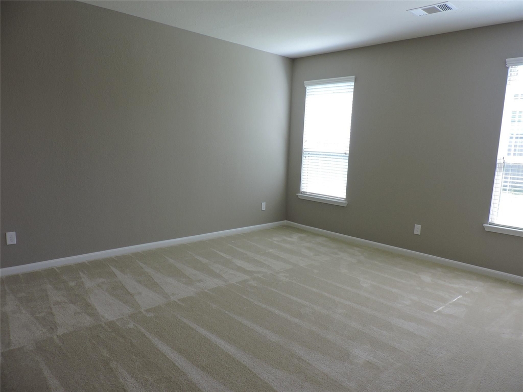 1102 Upton Court - Photo 11