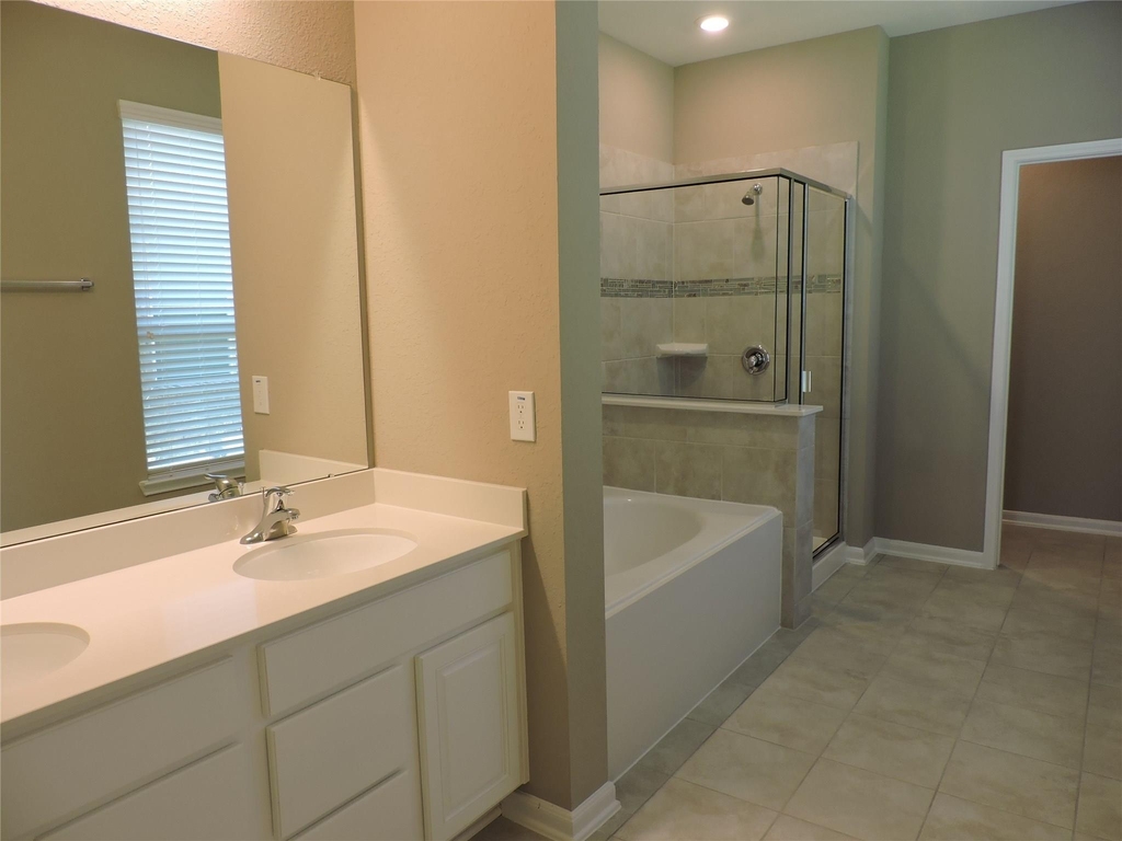 1102 Upton Court - Photo 12