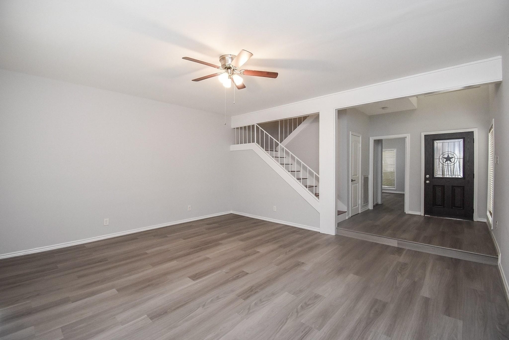 201 Vanderpool Lane - Photo 4