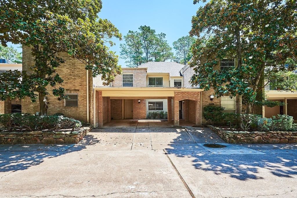 201 Vanderpool Lane - Photo 0