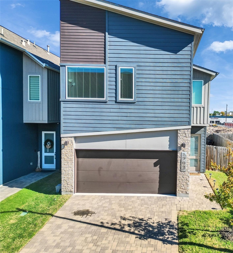 5702 Rucio Lane - Photo 0