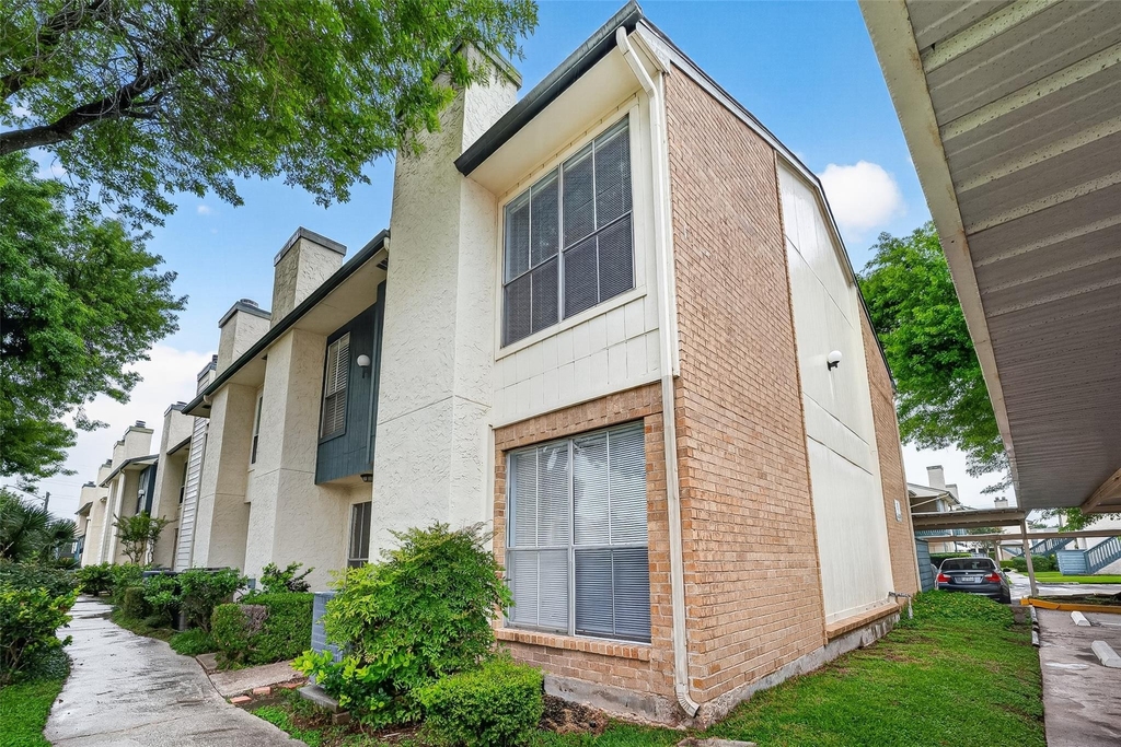 250 El Dorado Boulevard - Photo 0