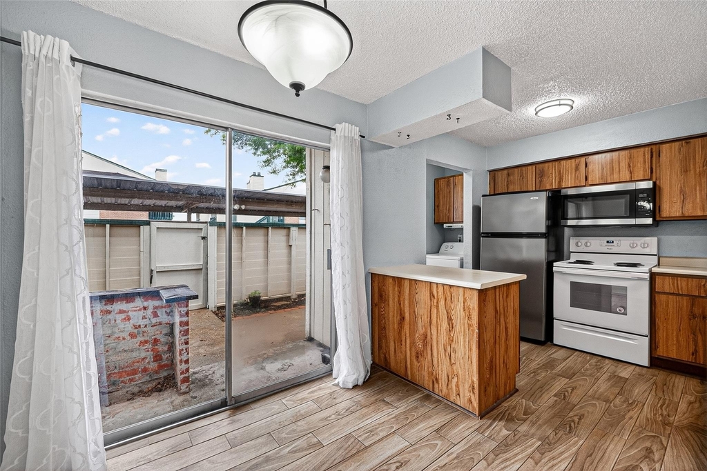 250 El Dorado Boulevard - Photo 10