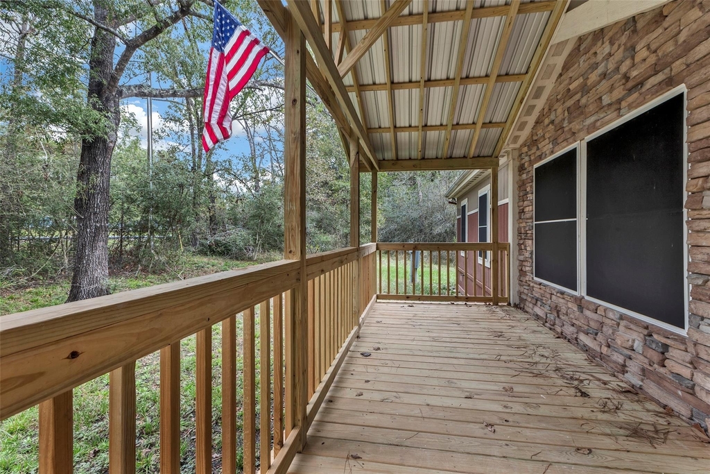 271 Shoreline Drive - Photo 1