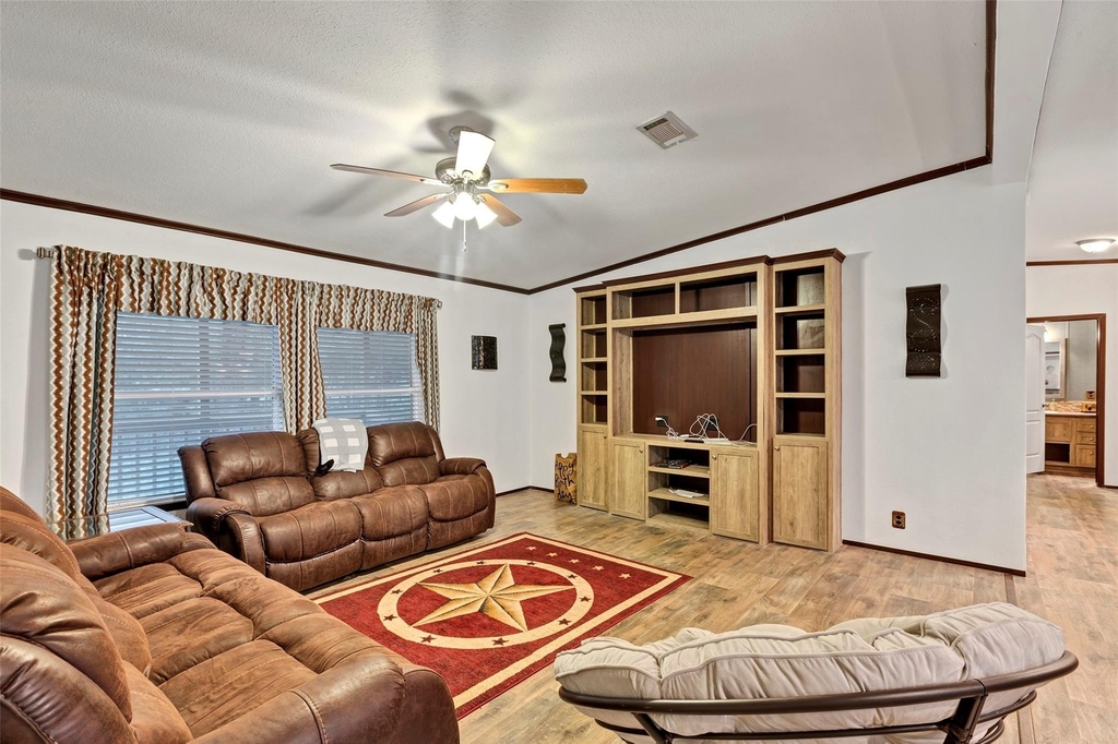 271 Shoreline Drive - Photo 3