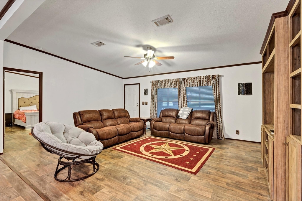 271 Shoreline Drive - Photo 4