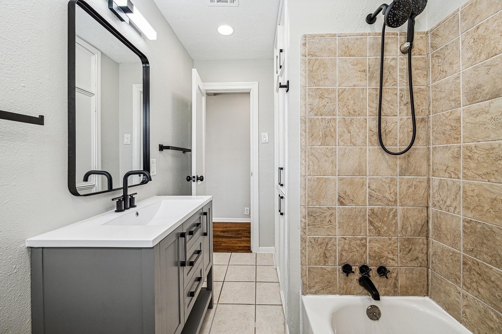 801 Woodcrest Drive - Photo 8