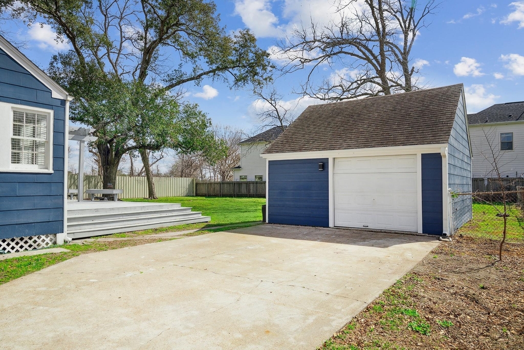 801 Woodcrest Drive - Photo 16