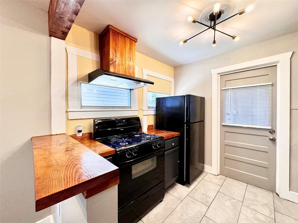 1018 Dunbar Street - Photo 14