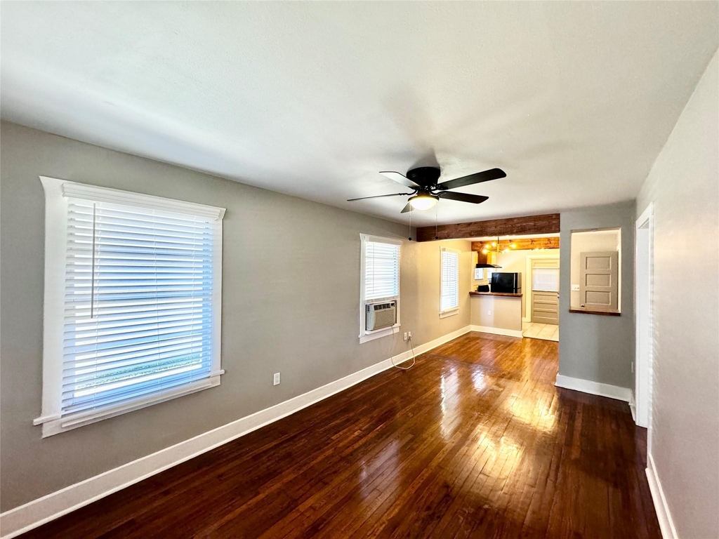 1018 Dunbar Street - Photo 8