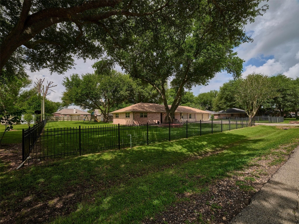 9326 Kostelnik Street - Photo 2